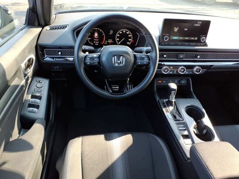 Used 2025 Honda Civic Sport image 8