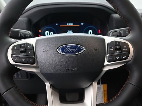 New 2026 Ford Explorer Active RWD image 11