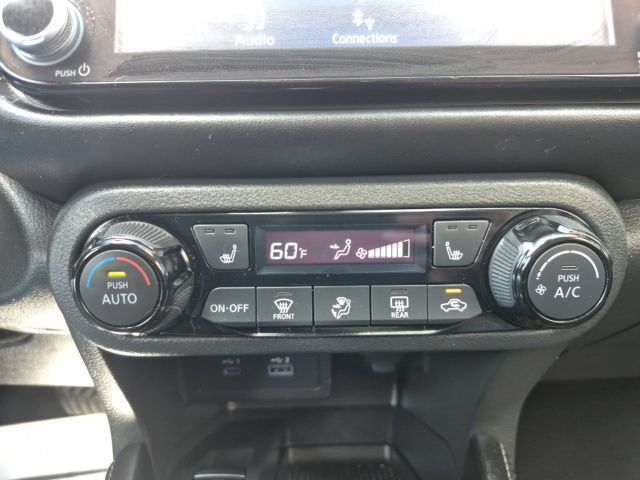 Used 2023 Nissan Kicks SR w/ SR Premium Package FWD image 24