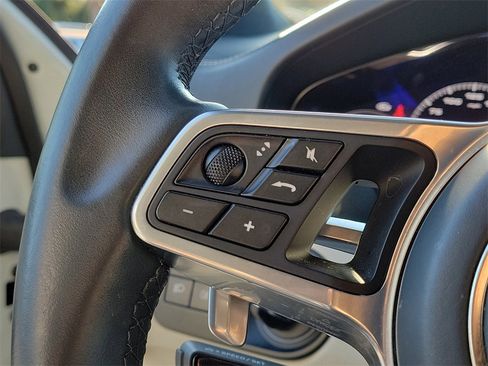 Certified 2022 Porsche Cayenne Platinum Edition image 36