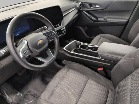 Used 2025 Chevrolet Equinox LT AWD/4WD image 9