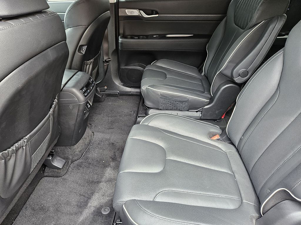 Used 2025 Hyundai Palisade Limited FWD image 21