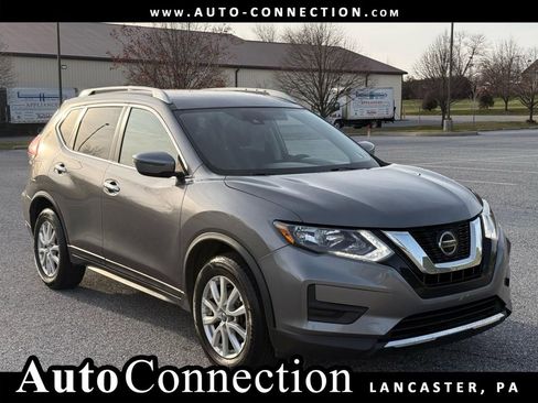 Used 2019 Nissan Rogue SV image 1
