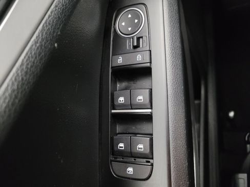 Used 2023 Kia Soul LX image 27