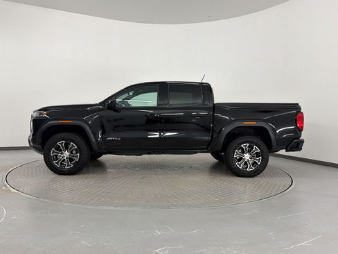 Used 2025 GMC Canyon AT4 AWD/4WD image 2