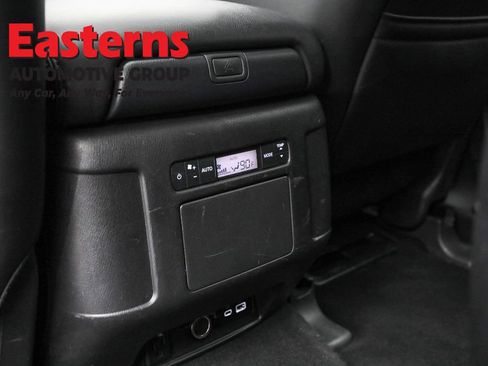 Used 2024 Nissan Armada SL w/ Captain's Chairs Package image 28