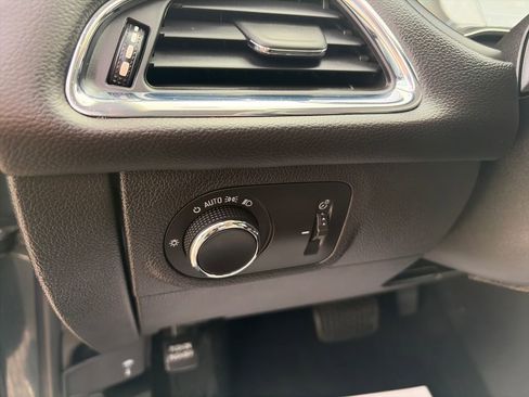 Used 2017 Chevrolet Cruze Premier image 19