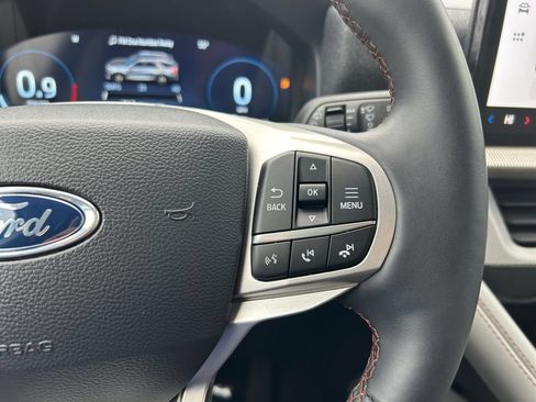 Used 2025 Ford Explorer Active w/ Active Comfort Package AWD/4WD image 19