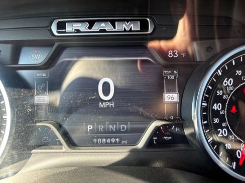 Used 2019 RAM 1500 Laramie AWD/4WD image 12