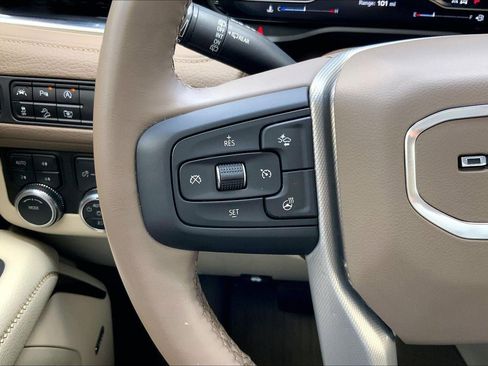 Used 2023 GMC Yukon Denali AWD/4WD image 18