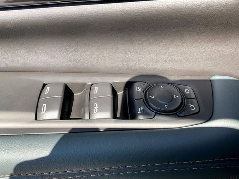 New 2026 GMC Yukon XL AT4 w/ AT4 Premium Package image 15