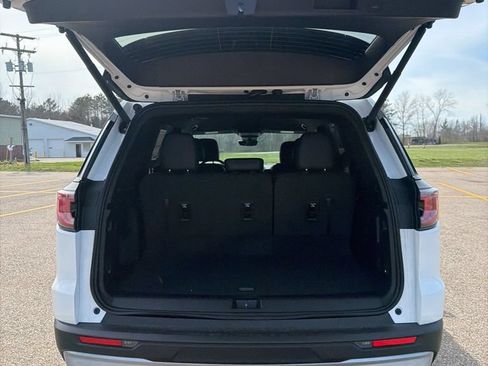 New 2026 GMC Acadia Elevation w/ Elevation Premium Package AWD/4WD image 18