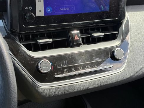 Used 2025 Toyota Corolla LE FWD image 8
