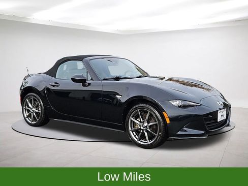 Used 2017 MAZDA MX-5 Miata Grand Touring image 2