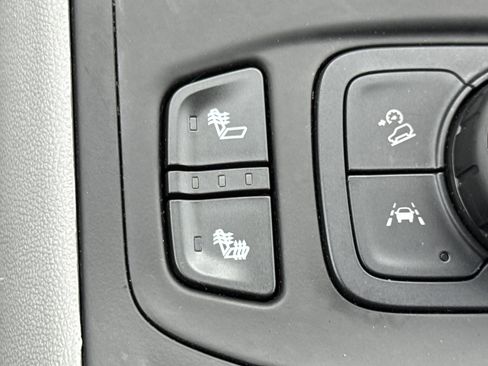 Used 2024 GMC Terrain SLT image 14