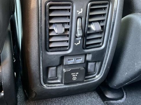 Used 2021 Jeep Grand Cherokee Limited AWD/4WD image 16