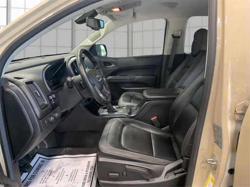 Used 2022 GMC Canyon AT4 image 9