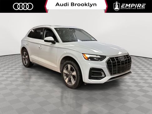Used 2023 Audi Q5 2.0T Premium w/ Convenience Package image 1