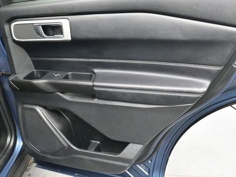 Used 2020 Ford Explorer XLT w/ Equipment Group 202A image 12
