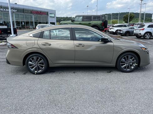 New 2026 Nissan Sentra SL w/ Floor Mat Package FWD image 2