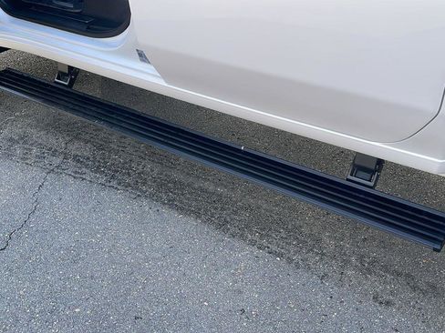 Used 2023 GMC Sierra 3500 Denali w/ Denali Ultimate Package image 11