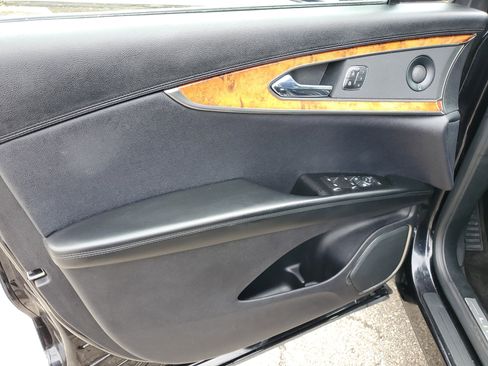 Used 2019 Lincoln Nautilus Reserve image 10