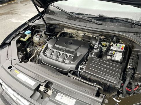 Used 2019 Volkswagen Tiguan SE w/ Panoramic Sunroof Package image 29