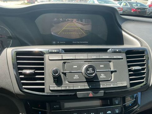 Used 2017 Honda Accord Sport image 24