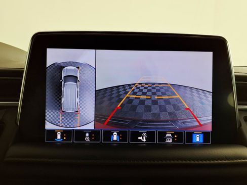 Used 2021 Chevrolet Suburban High Country RWD image 19