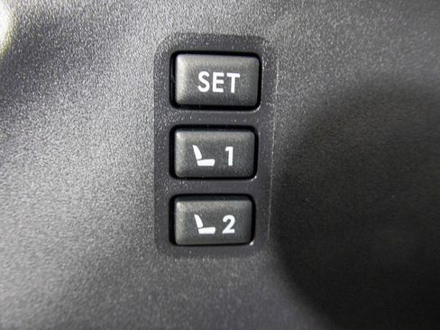 Used 2021 Subaru Ascent Limited w/ Technology Package image 39