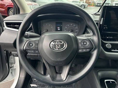 Certified 2025 Toyota Corolla LE image 18