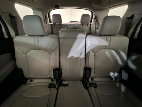 Used 2025 Honda Pilot Touring image 27