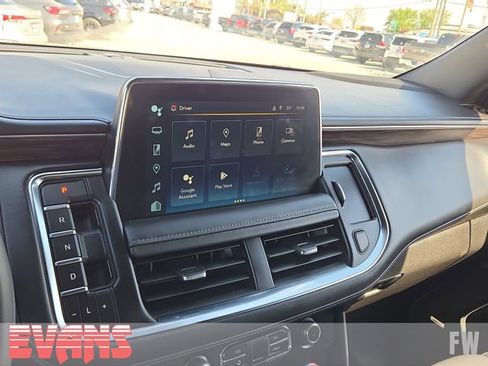 Used 2023 Chevrolet Tahoe Z71 w/ Luxury Package AWD/4WD image 11