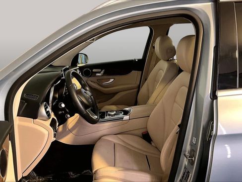 Used 2018 Mercedes-Benz GLC 300 4MATIC image 9