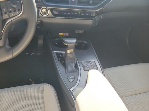 Used 2024 Lexus UX 250h FWD w/ Premium Package image 19
