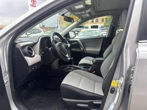 Used 2016 Toyota RAV4 XLE AWD/4WD image 3