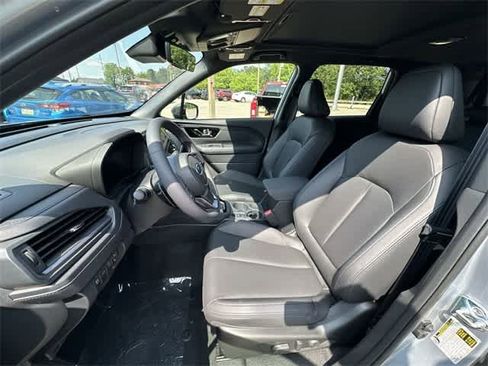 Used 2025 Subaru Forester Limited image 18