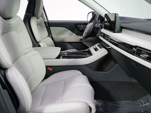 New 2026 Lincoln Aviator Reserve AWD/4WD image 16