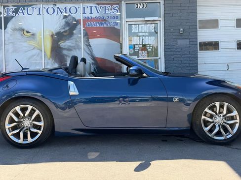 Used 2013 Nissan 370Z Touring image 10