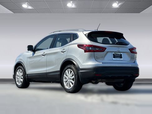 Used 2022 Nissan Rogue Sport SV w/ Technology Package AWD/4WD image 3