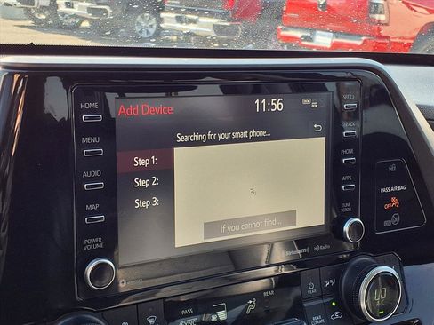 Used 2022 Toyota Highlander XLE image 4