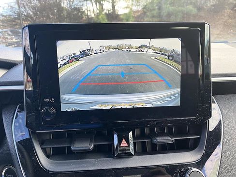 Used 2025 Toyota Corolla SE image 15