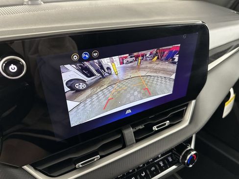 New 2026 Chevrolet Equinox LT w/ Convenience Package II FWD image 15