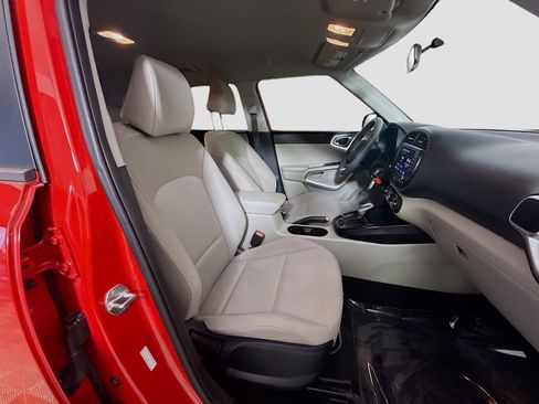 Used 2022 Kia Soul LX FWD image 28