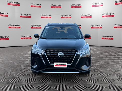 Used 2024 Nissan Kicks SV image 8