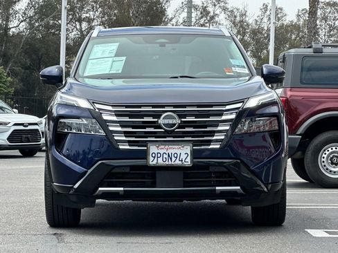 Used 2024 Nissan Rogue Platinum FWD image 7