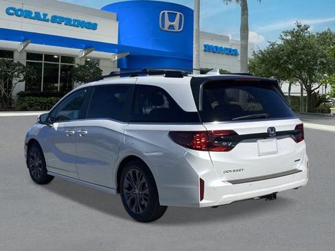 New 2026 Honda Odyssey Touring image 2