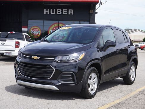 Used 2020 Chevrolet Trax LS w/ Tint and Cruise Package AWD/4WD image 3