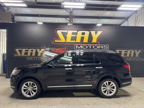 Used 2018 Ford Explorer Limited w/ Equipment Group 301A image 3