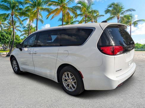 New 2025 Chrysler Voyager LX image 5